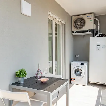 Appartement Guesthost - Station With Parking