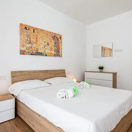 Guesthost - Station With Parking Appartement Bari