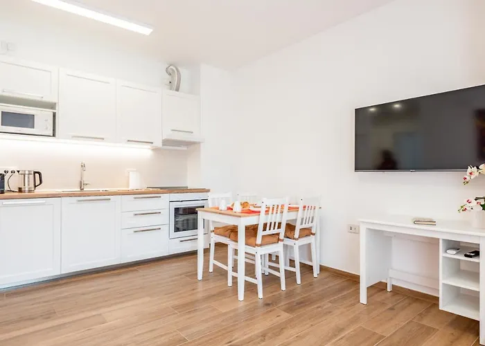 Guesthost - Station With Parking Apartamento