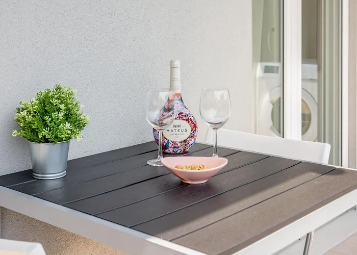 Guesthost - Station With Parking Apartamento