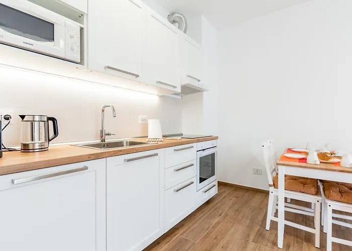 Apartamento Guesthost - Station With Parking